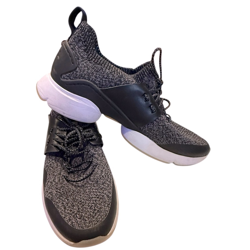 COLE HAAN ZEROGRAND ALL DAY TRAINER.